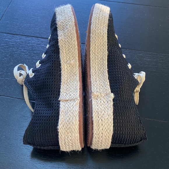 Restricted Lace Up Shoes. Platform Black Fabric with Tan Weave. Size 10 - Picture 5 of 9